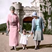 La reine Mary de Teck, la princesse Elizabeth et Elizabeth Bowes Lyon