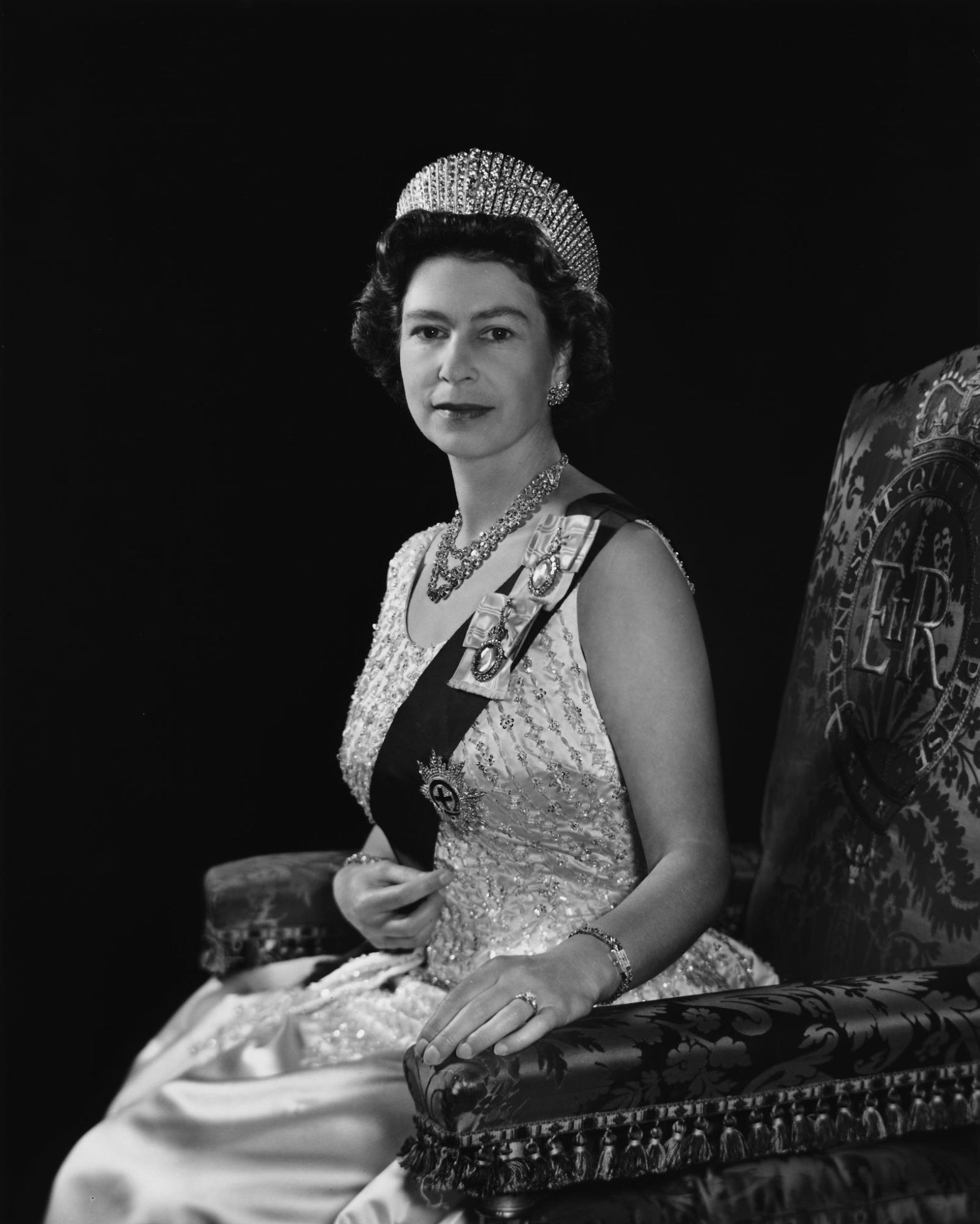 Yousuf karsh queen elizabeth ii 1966 1570x1960